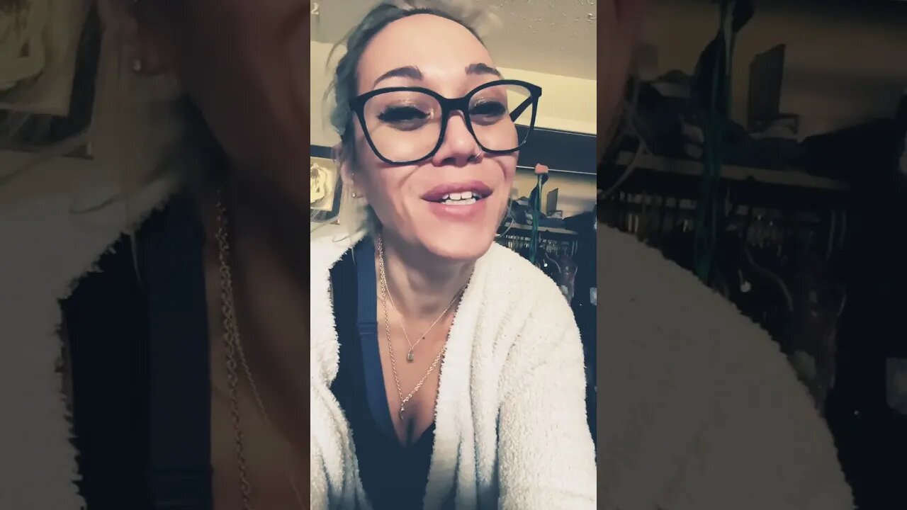 AOC’s acting is just as BAD as Ilhan Omar’s policies #shorts #aoc #politics