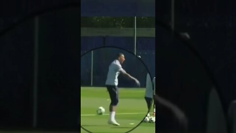 KYLIAN MBAPPE FUNNY TRAINING DANCE #trending #football