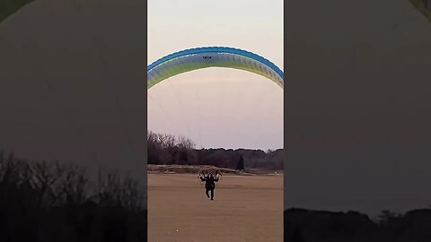 #paramotor foot drag to a landing