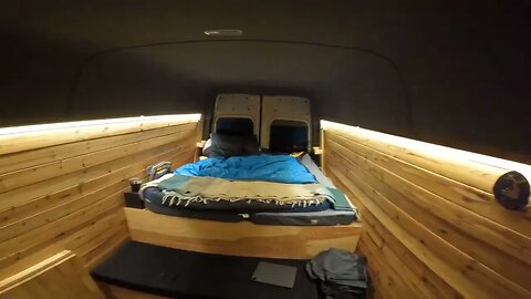 4x4 Sprinter van camping