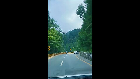 Traveling to Murree Mall #traveling #travel #murree #murreemallroad #pakistan #beautiful #murreetour