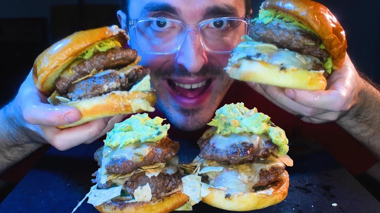 GUACAMOLE SAUCE JALAPEÑO CHEESE BURGER ! * ASMR NO TALKING * NOMNOMSAMMIEBOY