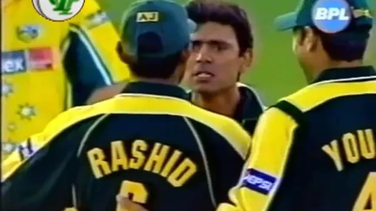 Saqlain Magic deliveries v Australia 2001 || cricket videos