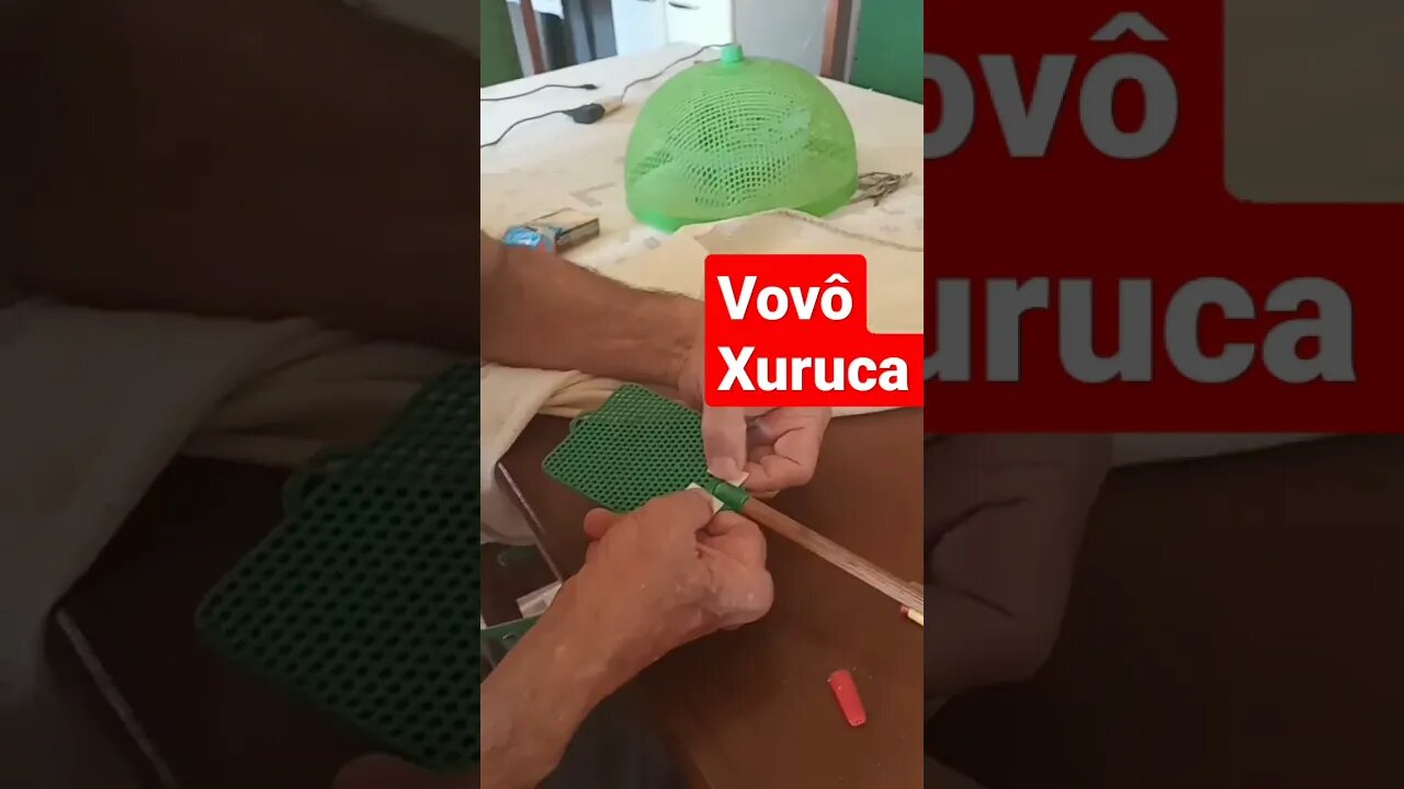 Vovô Xuruca tentando colar o mata mosca #shorts