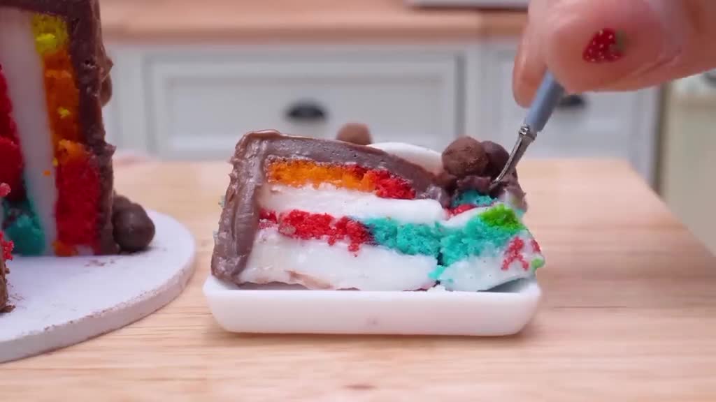 Miniature delicious chocolate cake decoration recipe