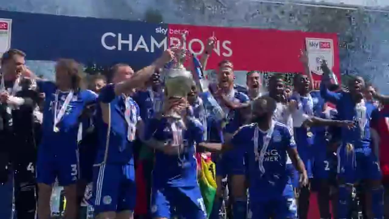 Vardy making sure Albrighton and Pereira were there to lift it with him.