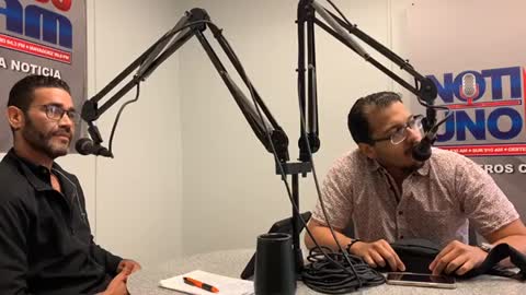 Participando en "La Hornilla Caliente con José Chaparro" en Notiuno 1280 Arecibo