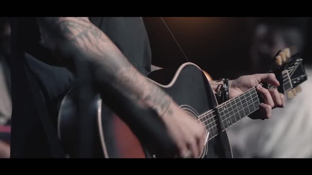 Fear can't Survive when we Praise