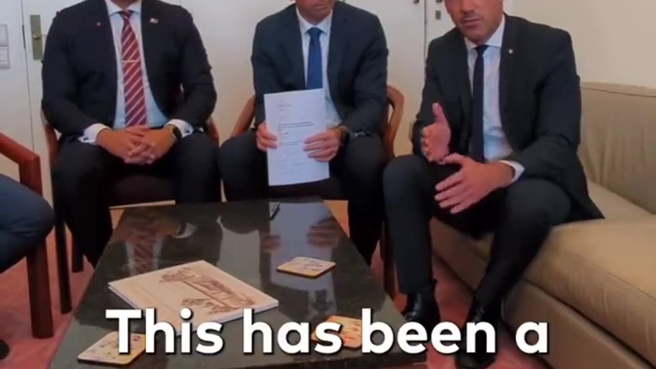 The Australian Senators that never stop fighting for the people