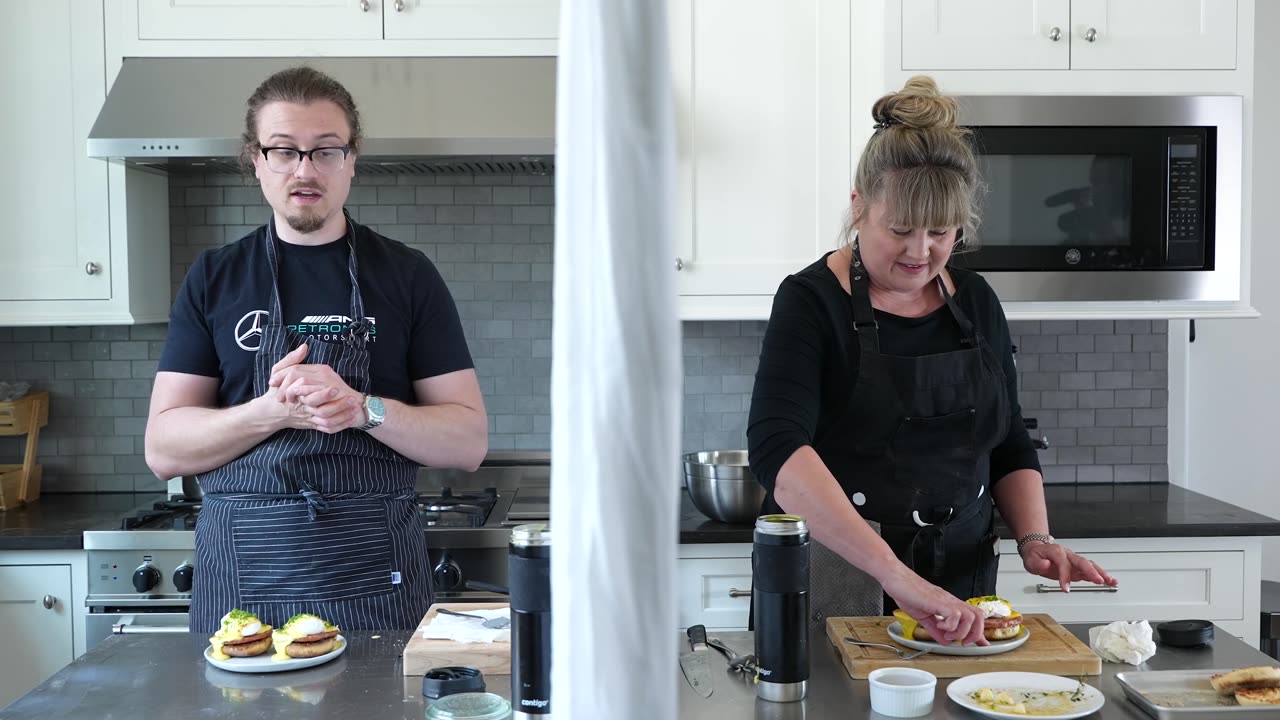 Cooking Challenge Against My Mom Who Taught Me How to Cook