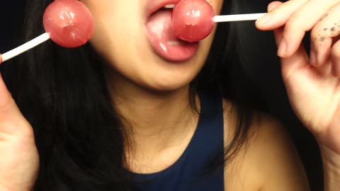 ASMR LICKING 2 lollipops