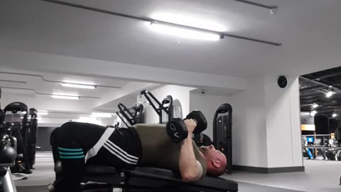 Decline dumbell chest press 5th Feb 2023