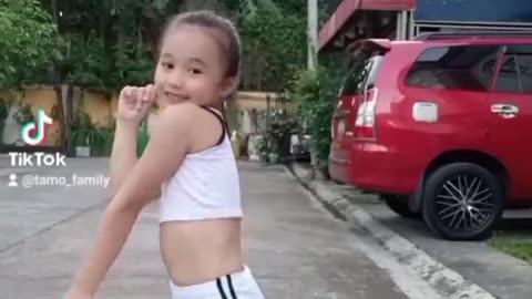 TIKTOK DANCE TREND