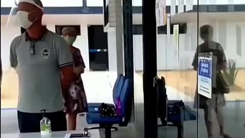 Aposentados ficam sem dinheiro