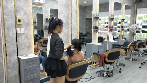 Relaxing shampoo and massage service with cheap price in Vietnam