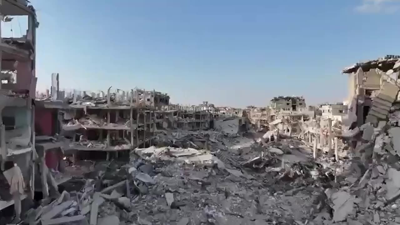 Canada Neighborhood in Gaza left completely uninhabitable...