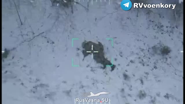 Russian fighter dodged a grenade and broke a Ukrainian drone with his bare hands.