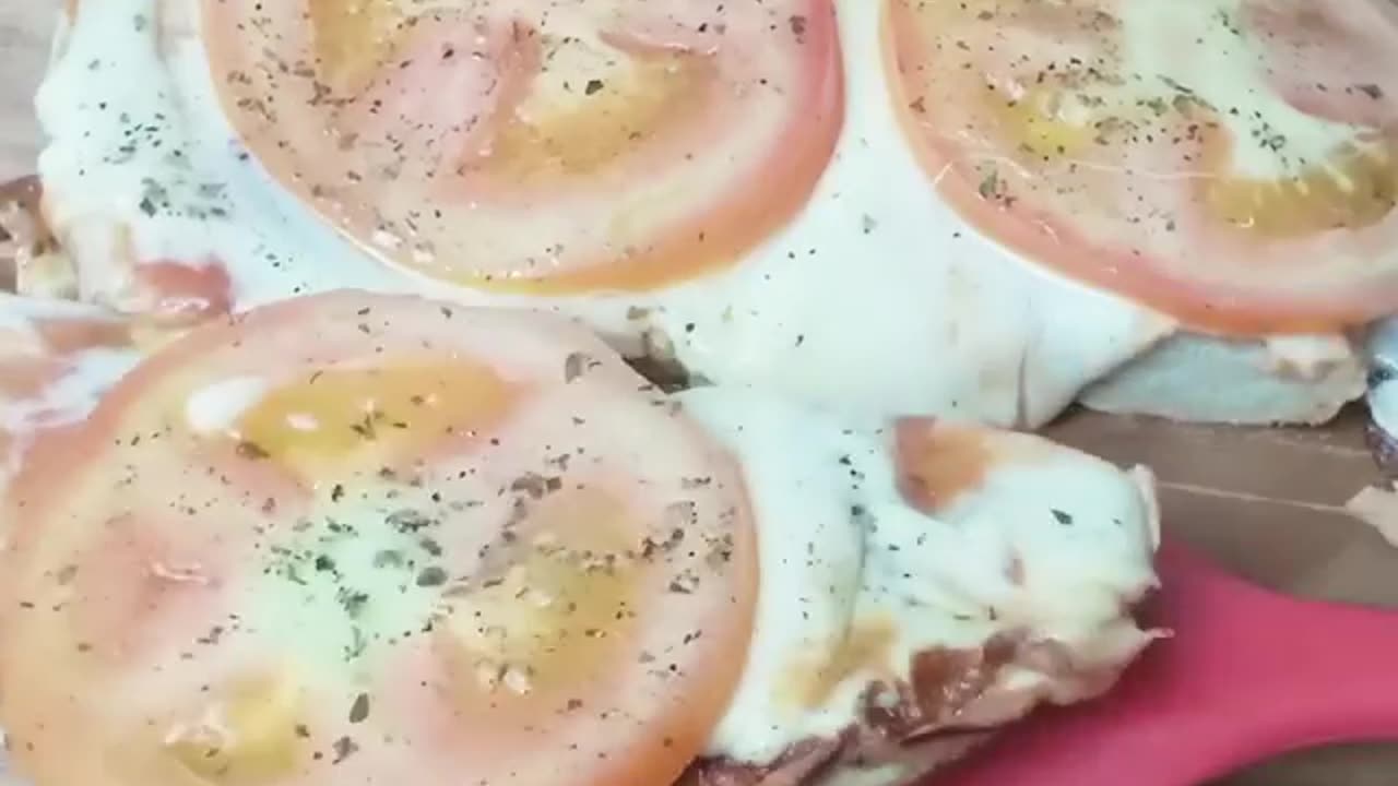 Pizza de frigideira sem farinha de trigo. Fica pronta em minutos!