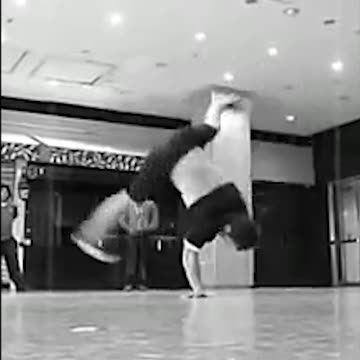 BBOY MARCIO LEGENDARY POWERMOVE 2009