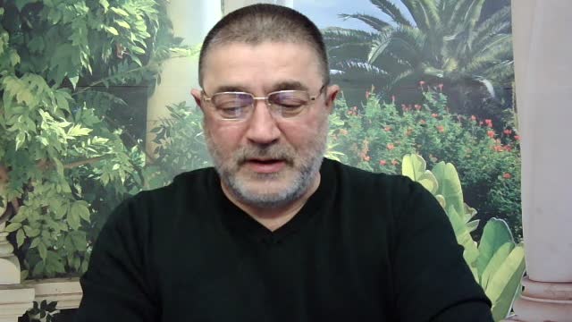 Oligarhul lui Putin Roman Abramovici donează Ucrainei 2,8 miliarde de dolari.