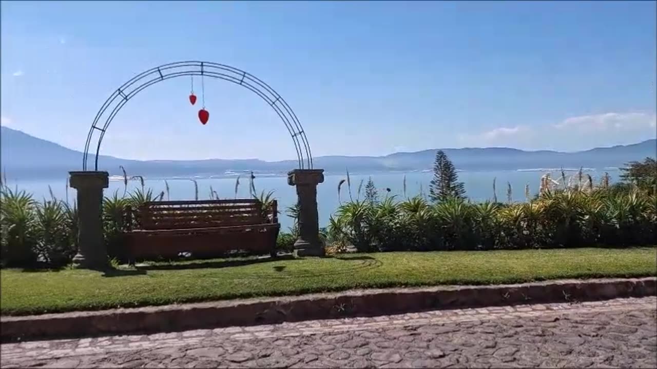 Quick Garden Tour through Monte Coxala, Lake Chapala, Mexico