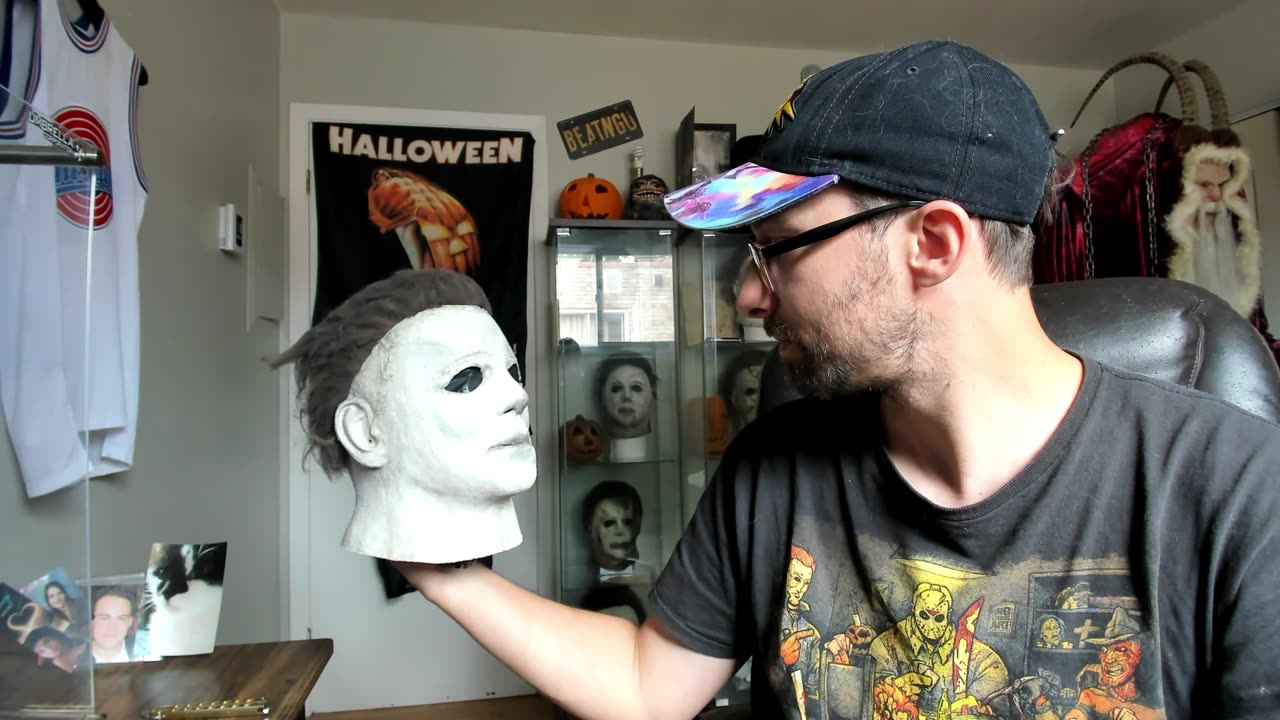 My Halloween Fandom Unboxing 2018 conversion into Flashback Kills mask