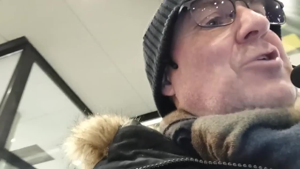 Ute på stan med budskapet om Jesus. Örebro 28 Dec. 2021