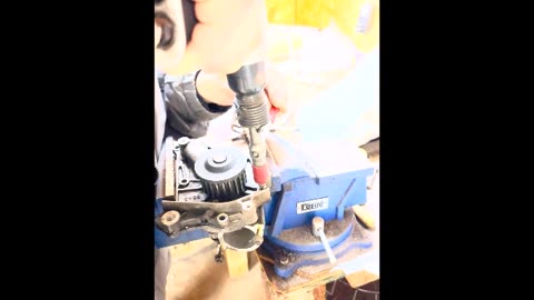 Removing Phillips Screw using Shake-N-Break tool