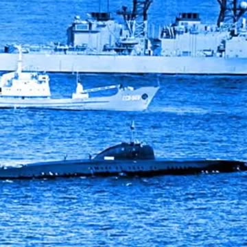 Military - Navy USS Kitty Hawk CV-63 1984 Russian Sub Collision