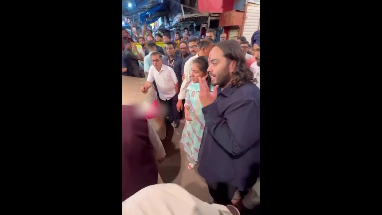 Anant Ambani angry with public😱