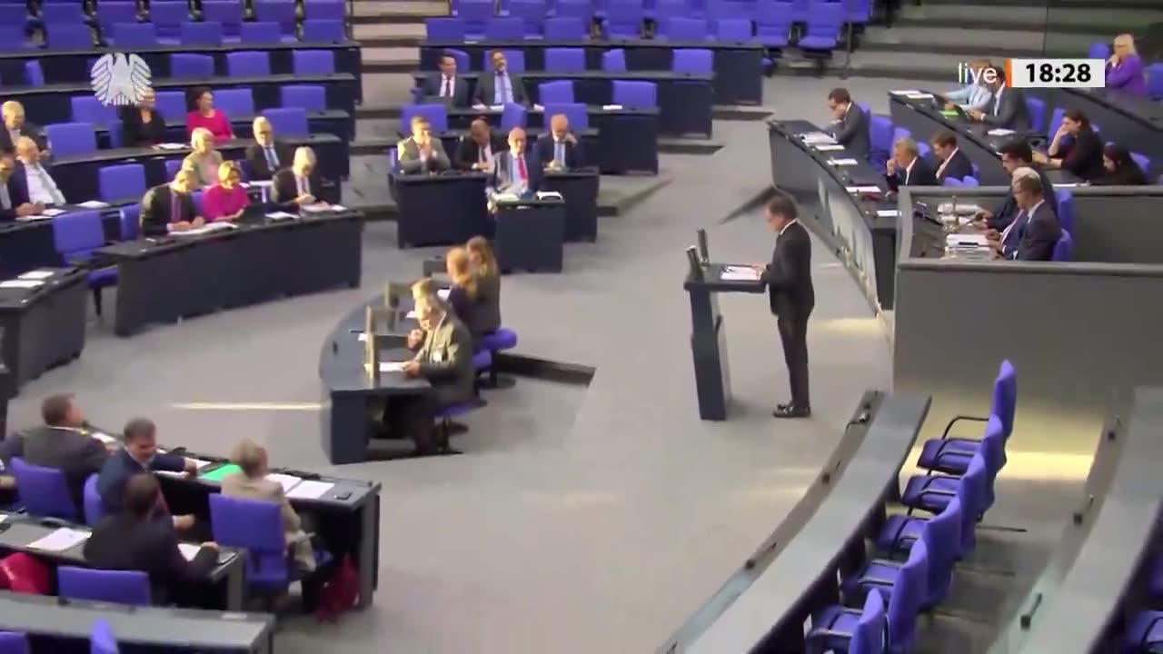 Jürgen Braun AfD spricht die Veruntreung von 4,5 Millarden Euro der Ampel-Regierung im Namen des Klimas an