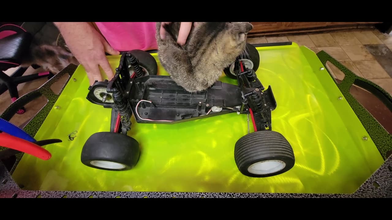Show Off's EP3 - Vintage 90's Traxxas Rustler