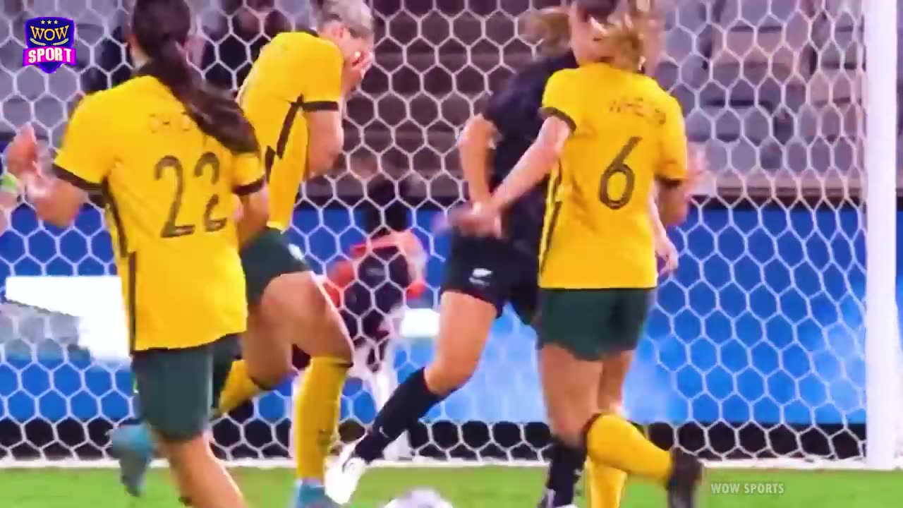 COMEDY & CUTE moments in WOMEN's SPORTS