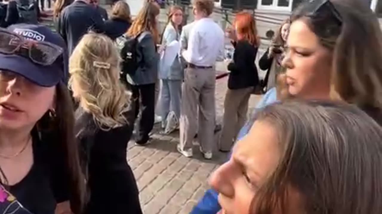 Leyen Muschi wird in Maastricht mit ihrem wahren Charakter konfrontiert!