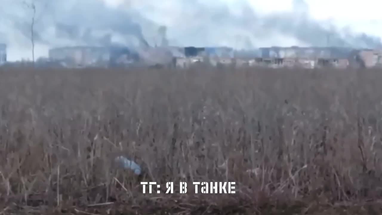 Video from the area of Ugledar. Heavy fighting can be heard in the background.