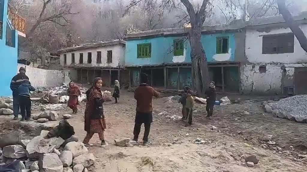 Kids World: 🥺❤️ kids playing somewhere, #standwithkashmir #ViralPlease #gilgitbaltistan