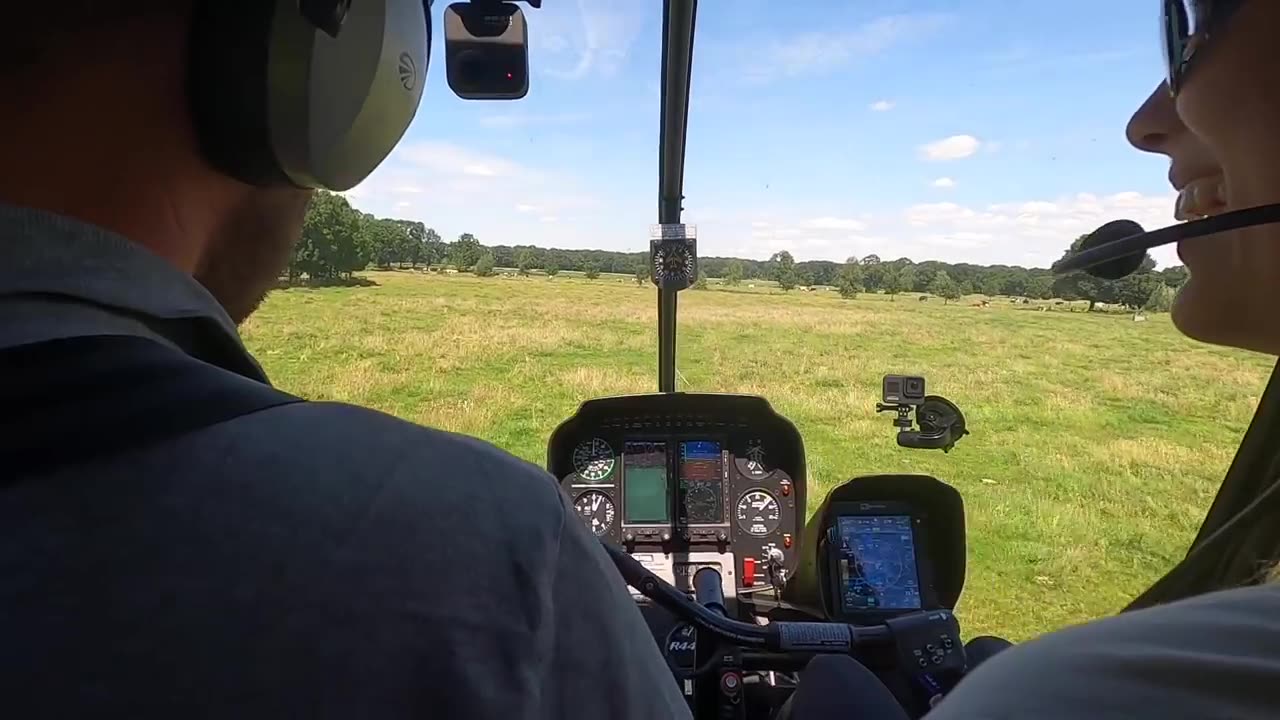 First Helicopter Lesson! Robinson R44