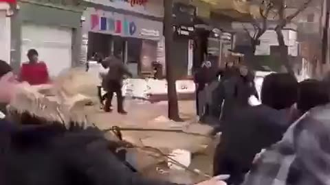 Moment when building collapsed in Second earthquake in Turkey