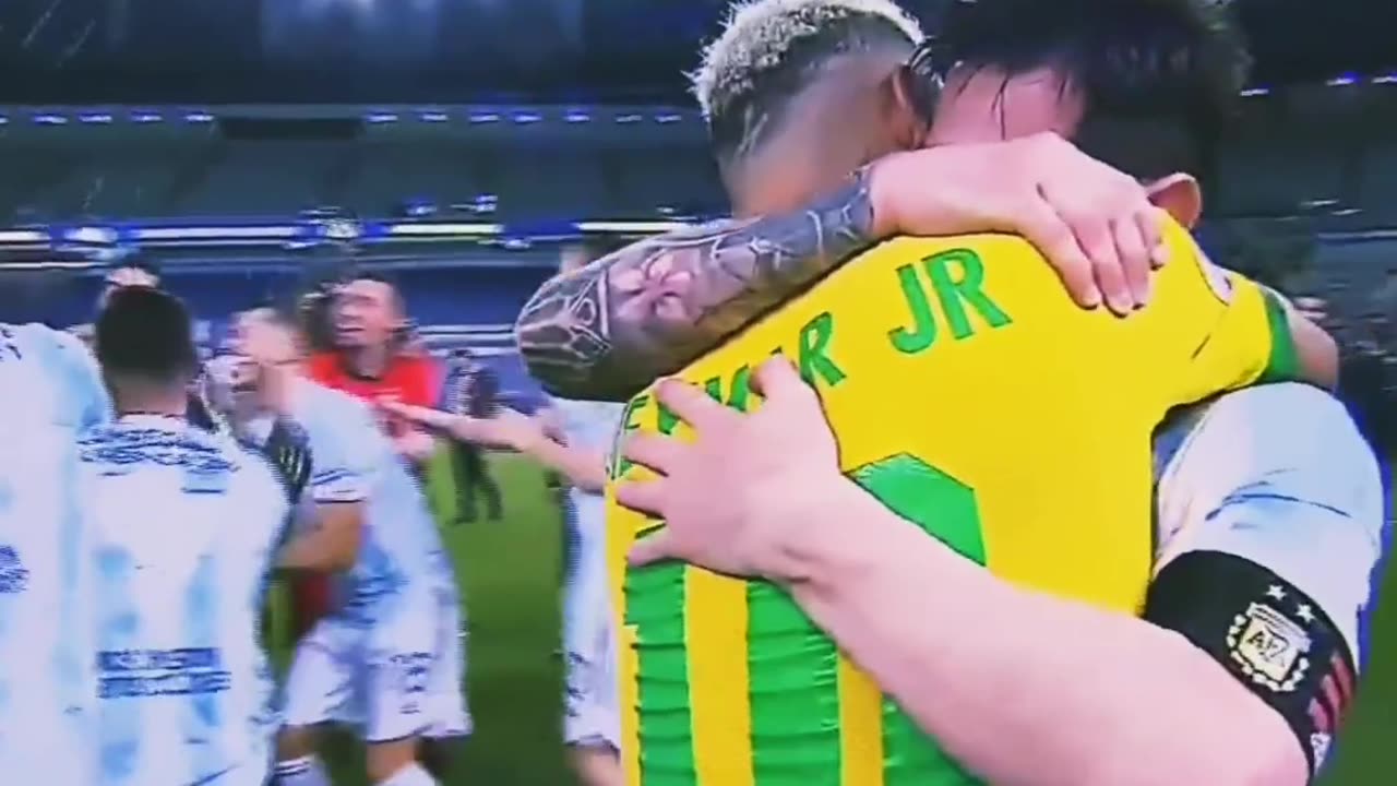 Messi y Neymar un abrazo sincero!!!