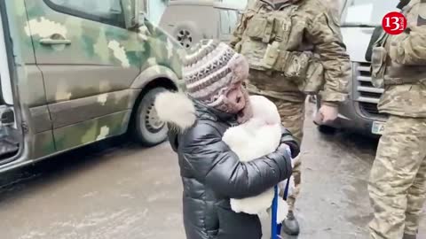 Six-year-old girl evacuated from Bakhmut, reunited with mother