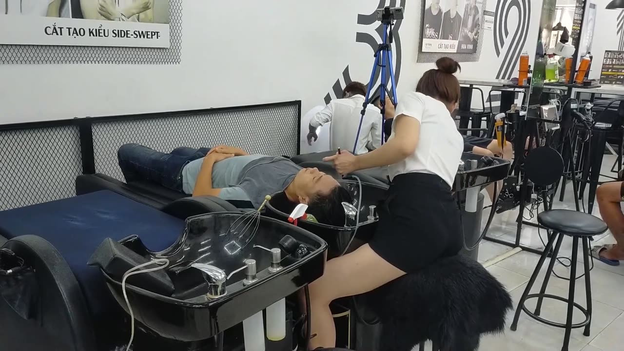 What's better than a relaxing hair wash and face massage by a gorgeous girl?