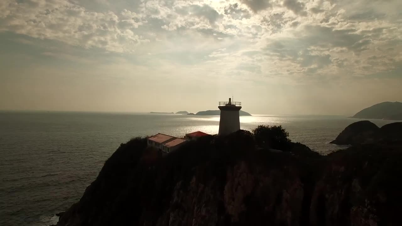 Lighthouse And The Sunset [4k UHD]