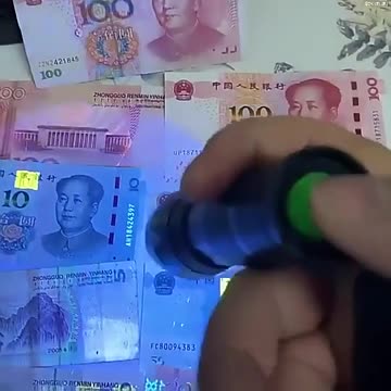 Powerful Rechargeable Fluorescent UV Flashlight with Zoom