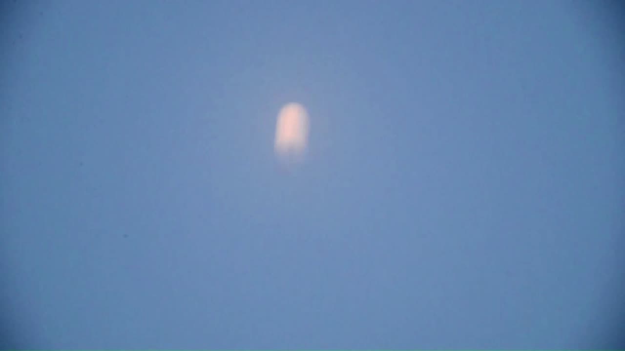 Video seems to show Chinese spy balloon over U.S.