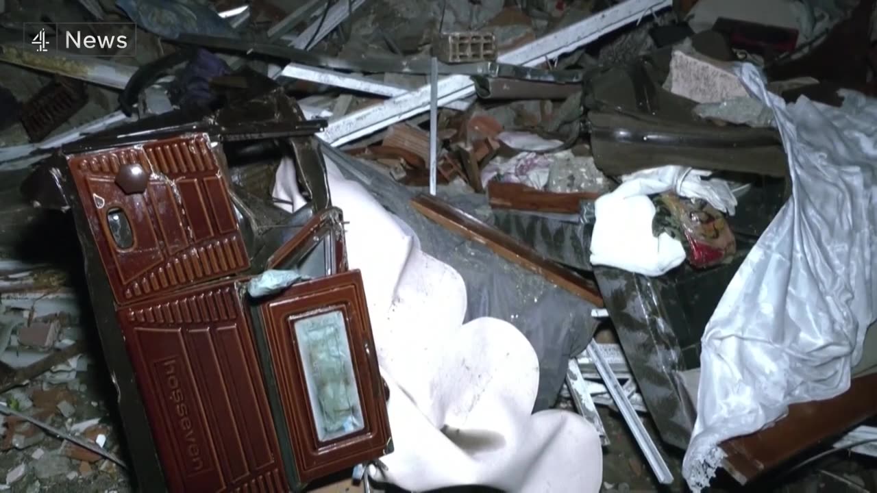 Turkey quake_ Voices call from under rubble as rescuers race to help.