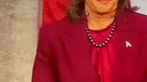 KAMALA’S MASK 🎭SLIPPING OFF 🤣