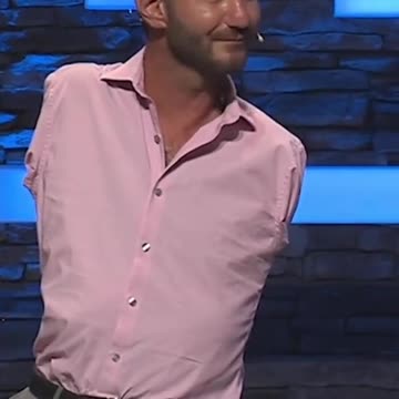 With God, nothing is impossible! #nickvujicic #limblesspreacher #hope #christian #lifewithoutlimbs