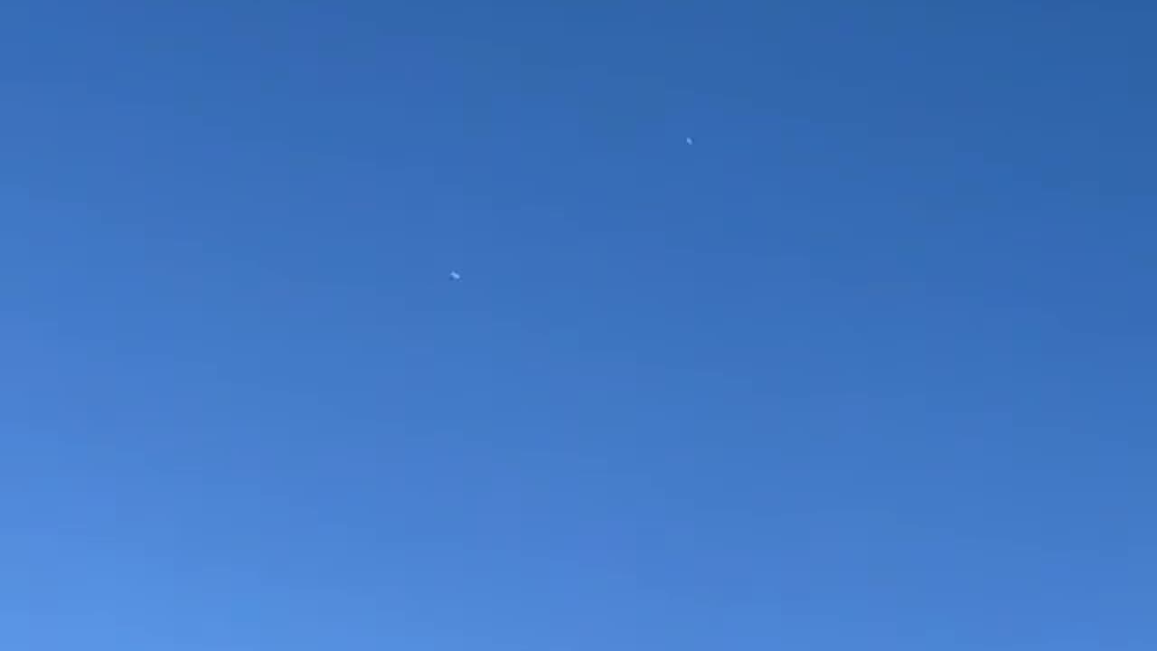 Multiple UFOS 🛸 being tracked by #NORAD in USA