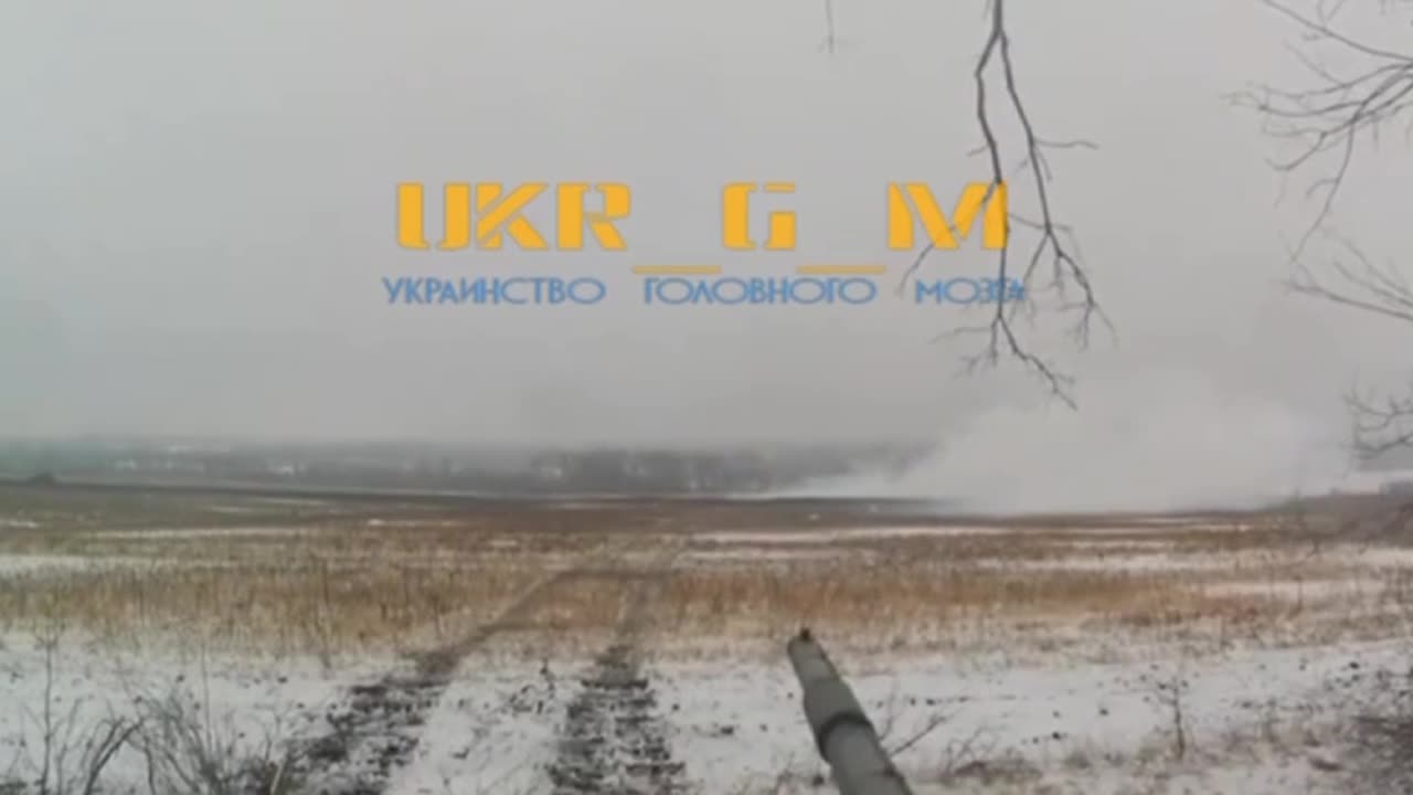 Russian T-90M attacking Ukrainian positions.