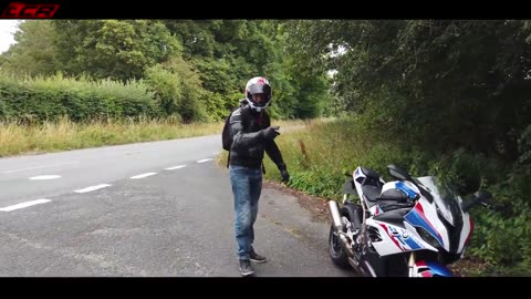 Head To Head / BMW S1000RR vs RSV4 1100 Factory